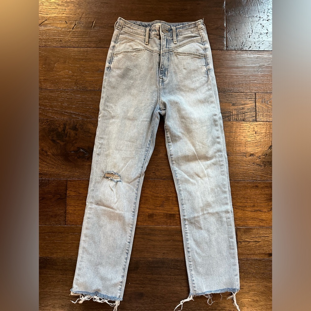 Eunina Light Blue Distressed Ankle Jeans- size 3/26